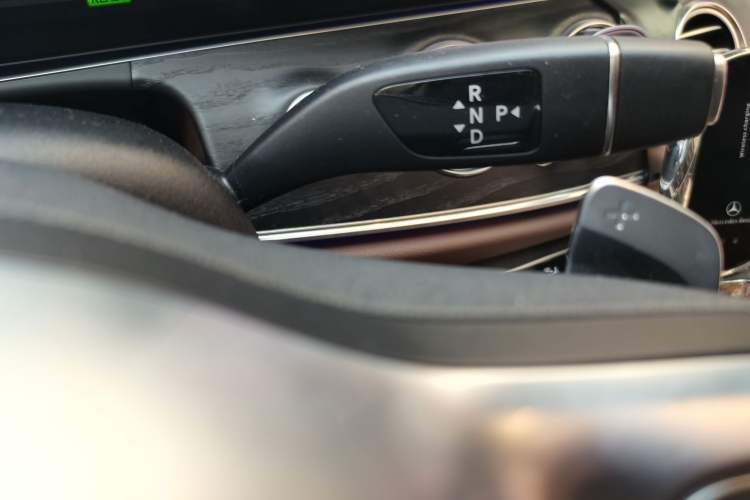 Used Mercedes-Benz E-Class 2020 E 260 L 4MATIC Gear Lever