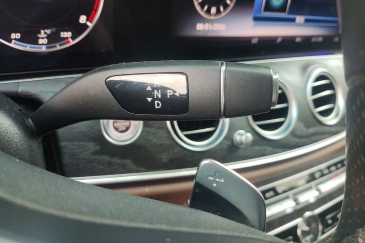 Used Mercedes-Benz E-Class 2020 E 300 L Sport Luxury Edition Gear Lever