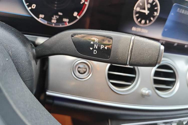 Used Mercedes-Benz E-Class 2020 E 260 Sport Edition Gear Lever
