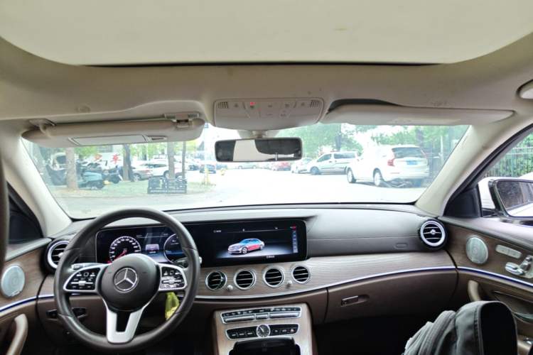 Used Mercedes-Benz E-Class 2020 Restyled E 300 L Exclusive Edition Headliner