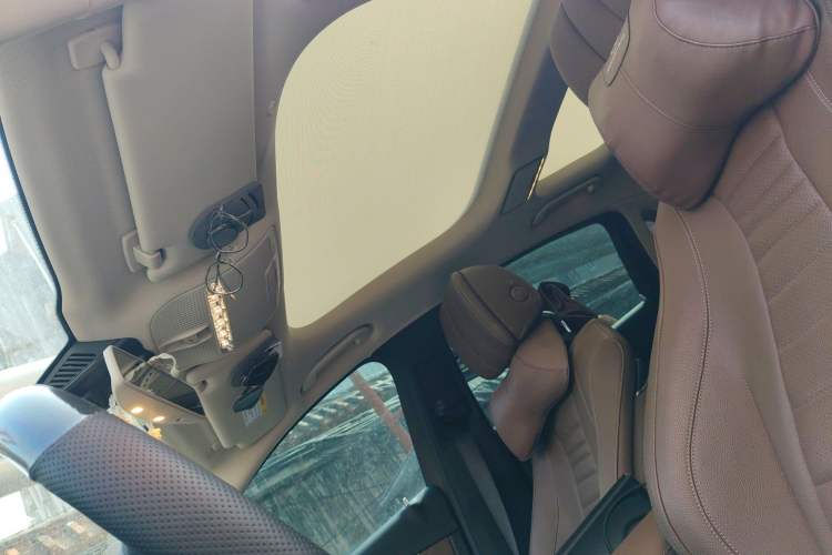 Used Mercedes-Benz E-Class 2020 Restyled E 300 L Sporty and Stylish Edition Headliner