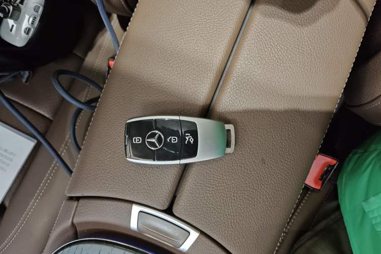 Used Mercedes-Benz E-Class 2020 Facelift E 260 L Sport Edition Interior 1