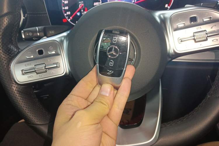 Used Mercedes-Benz E-Class 2020 E 260 Coupe Interior 1