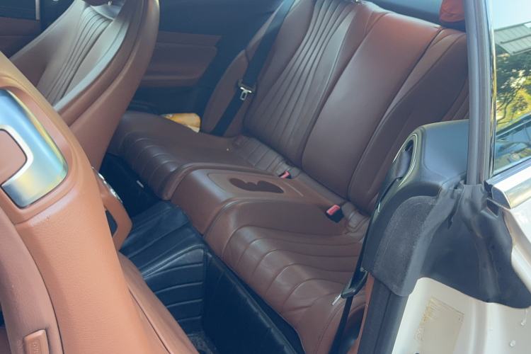 Used Mercedes-Benz E-Class 2020 E 260 Coupe Interior 1