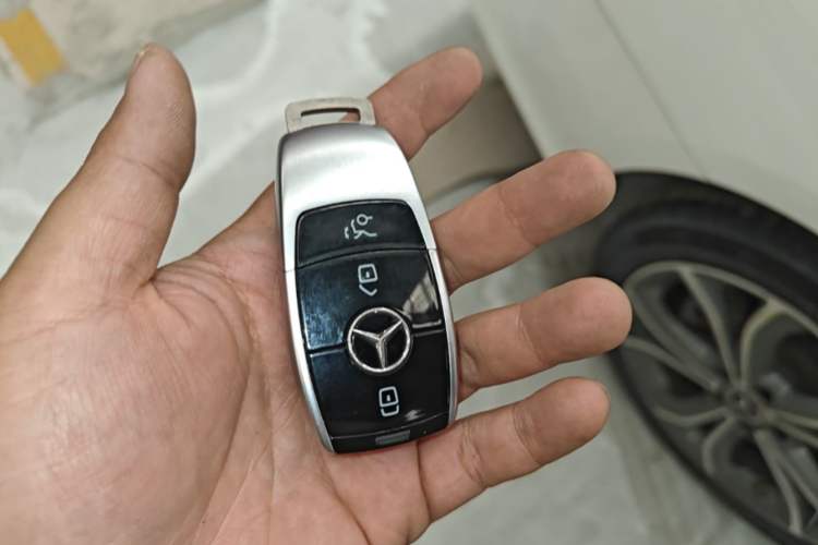Used Mercedes-Benz E-Class 2020 E 300 L Sporty and Stylish Model Interior 1