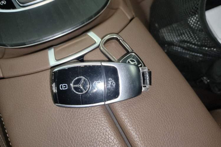 Used Mercedes-Benz E-Class 2020 E 300 L Sporty and Stylish Model Interior 1
