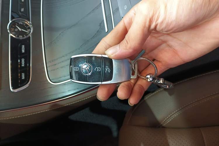 Used Mercedes-Benz E-Class 2020 E 300 L Sport Luxury Edition Interior 1