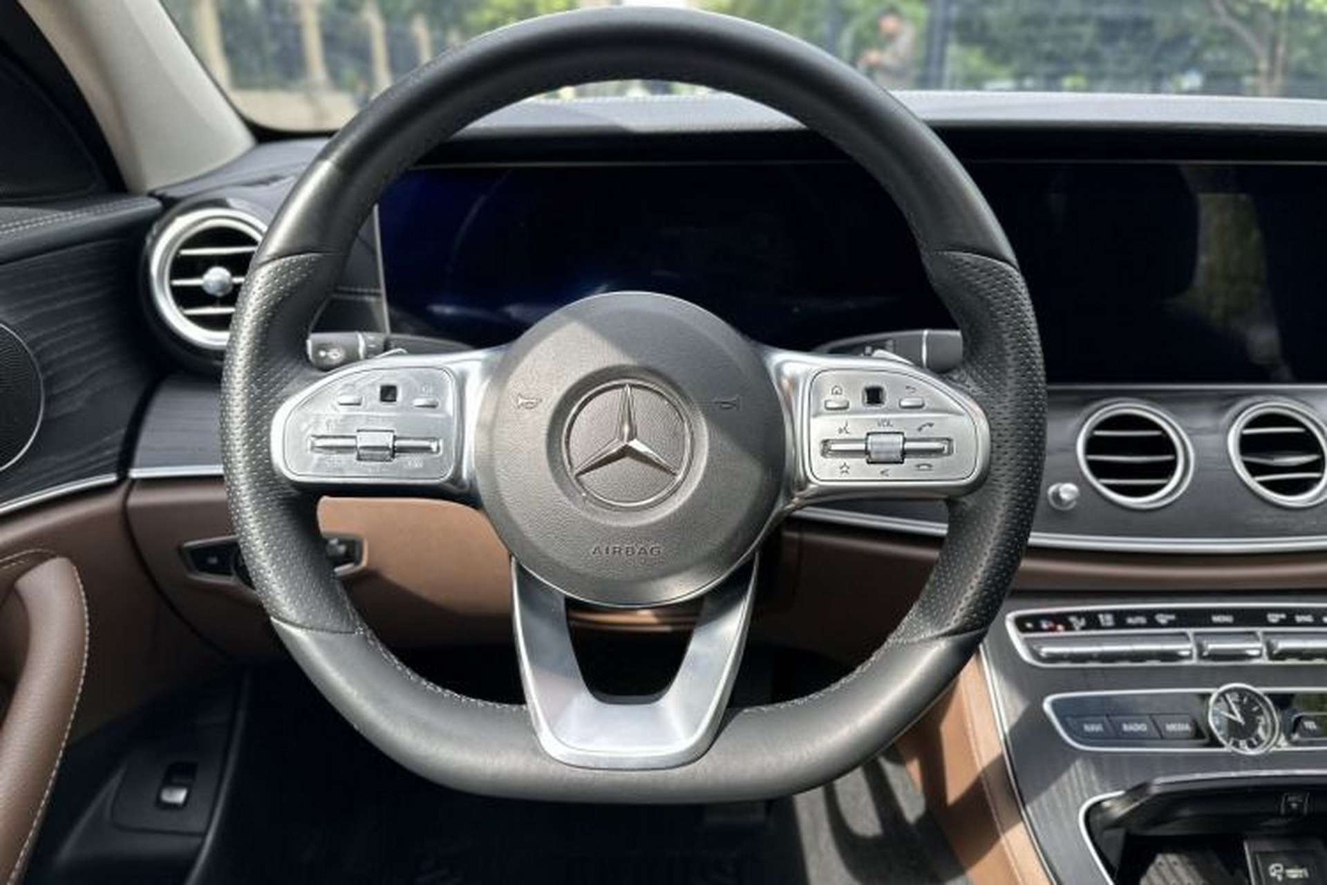 Used Mercedes-Benz E-Class 2020 Facelift E 260 L Sport Edition Interior 1