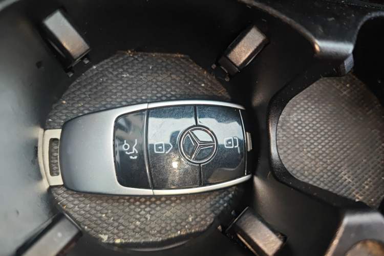 Used Mercedes-Benz E-Class 2020 E 260 4MATIC Coupe Interior 1