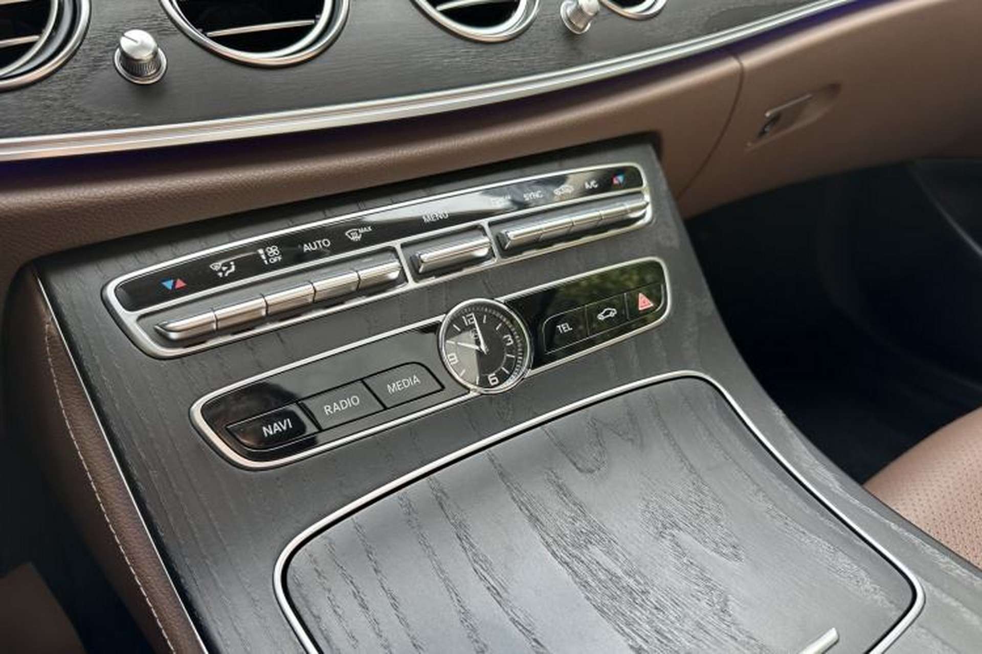 Used Mercedes-Benz E-Class 2020 Facelift E 260 L Sport Edition Interior 11