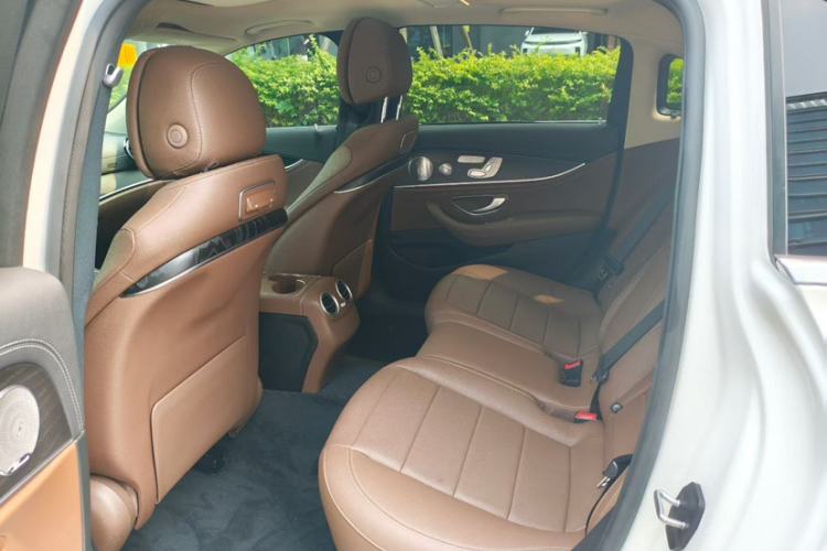 Used Mercedes-Benz E-Class 2020 E 300 L Sport Luxury Edition Interior 2