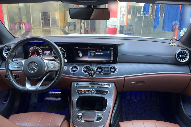 Used Mercedes-Benz E-Class 2020 E 260 Coupe Interior 3