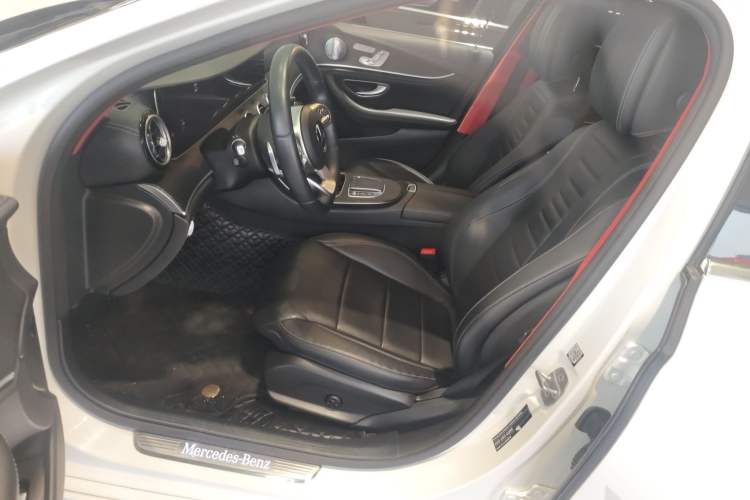 Used Mercedes-Benz E-Class 2020 E 300 L Sporty and Stylish Model Interior 3
