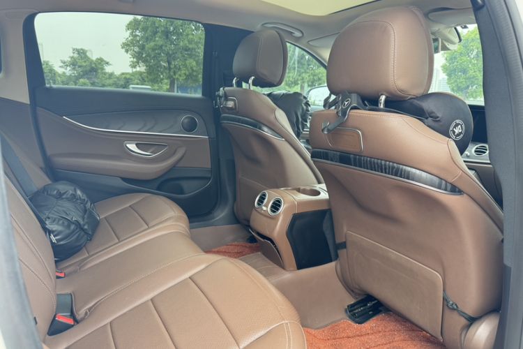 Used Mercedes-Benz E-Class 2020 Restyled E 300 L Sporty and Stylish Edition Interior 3