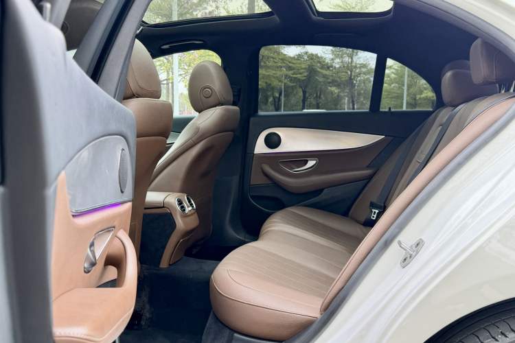 Used Mercedes-Benz E-Class 2020 E 260 Sport Edition 4MATIC Interior 4