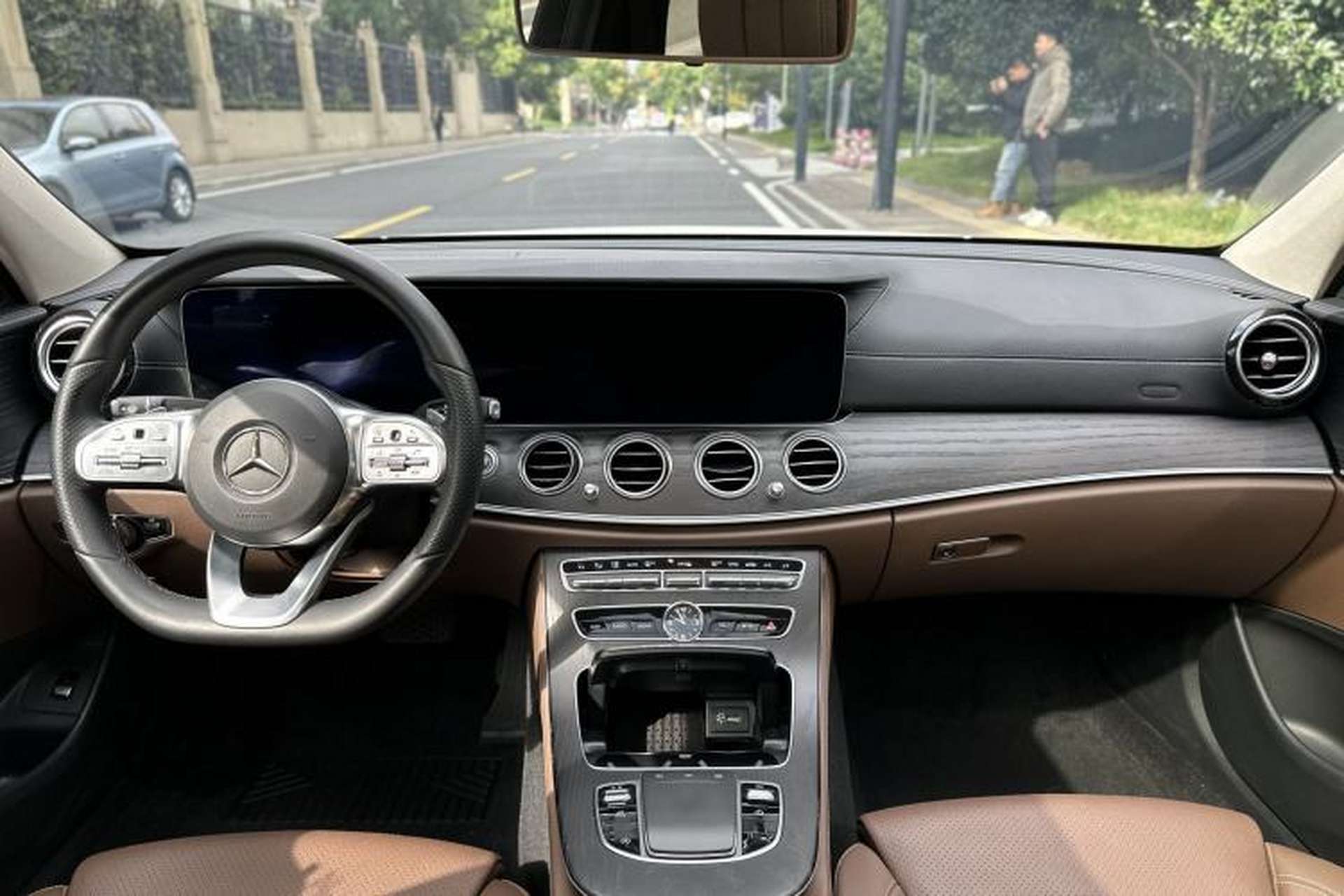Used Mercedes-Benz E-Class 2020 Facelift E 260 L Sport Edition Interior 4