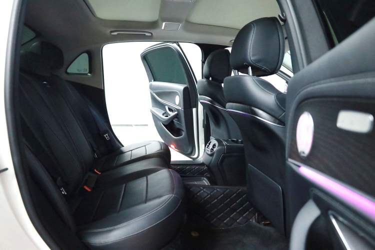 Used Mercedes-Benz E-Class 2020 E 260 L Sport Edition Interior 4
