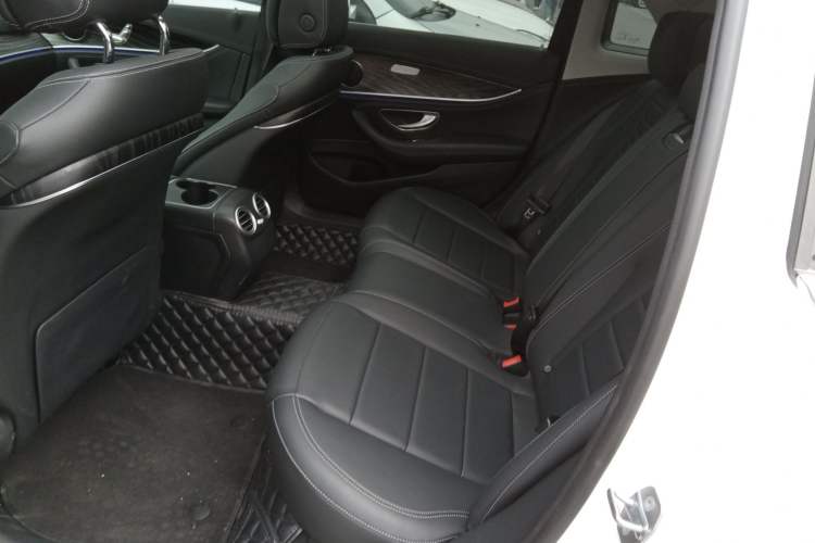 Used Mercedes-Benz E-Class 2020 E 260 L Sport Edition Interior 4