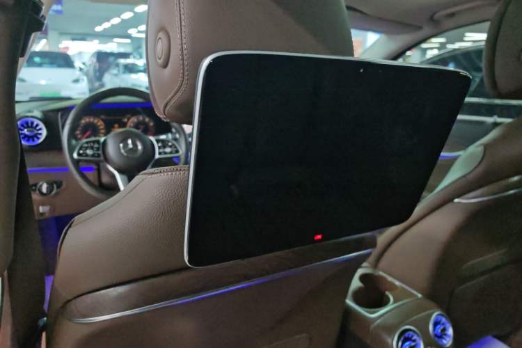 Used Mercedes-Benz E-Class 2020 Restyled E 300 L Exclusive Edition Interior 5