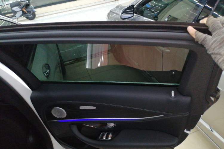 Used Mercedes-Benz E-Class 2020 Facelift E 260 L Sport Edition Interior 6