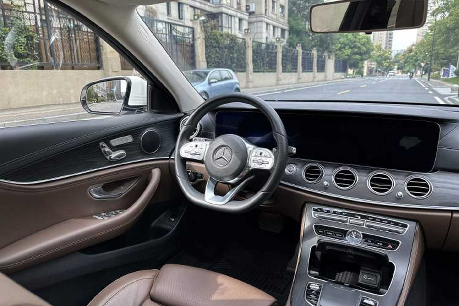 Used Mercedes-Benz E-Class 2020 Facelift E 260 L Sport Edition Interior 6