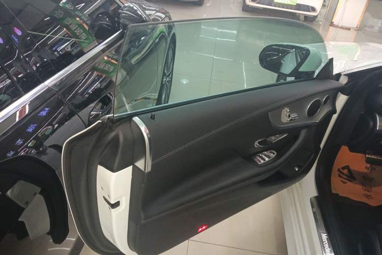 Used Mercedes-Benz E-Class 2020 E 260 Coupe Interior 7