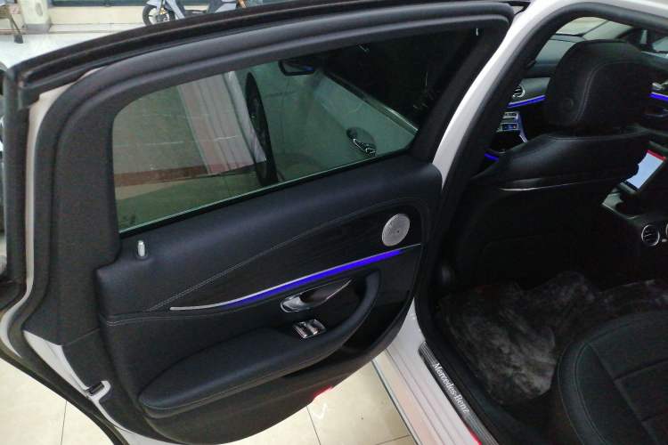 Used Mercedes-Benz E-Class 2020 Facelift E 260 L Sport Edition Interior 8