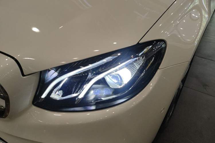 Used Mercedes-Benz E-Class 2020 E 300 L Sporty and Stylish Model Left Front Headlight