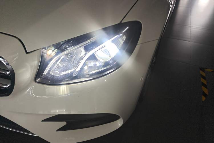 Used Mercedes-Benz E-Class 2020 Restyled E 300 L Sporty and Stylish Edition Left Front Headlight
