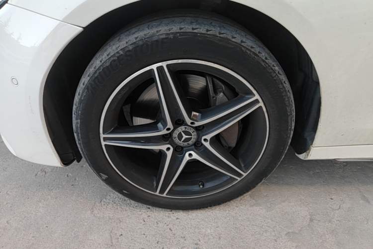 Used Mercedes-Benz E-Class 2020 Restyled E 300 L Sport Exclusive Edition Left Front Wheel Hub