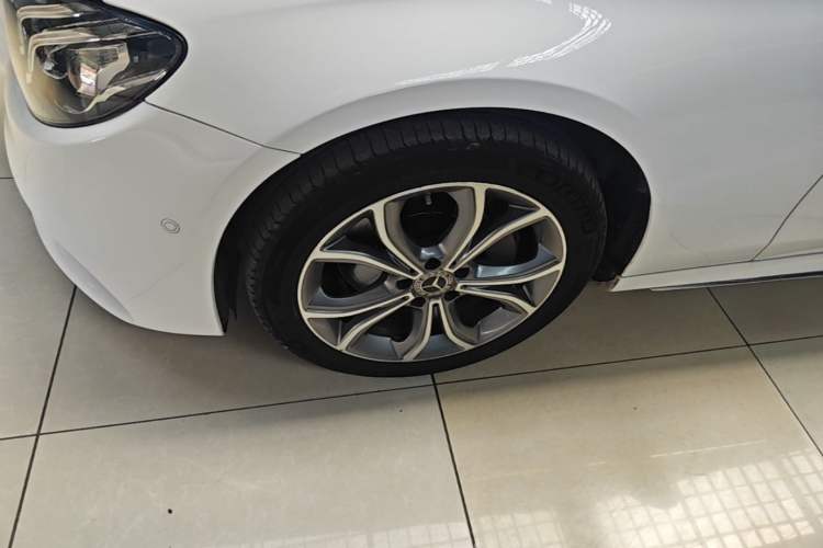 Used Mercedes-Benz E-Class 2020 Restyled E 300 L Sporty and Stylish Edition Left Front Wheel Hub