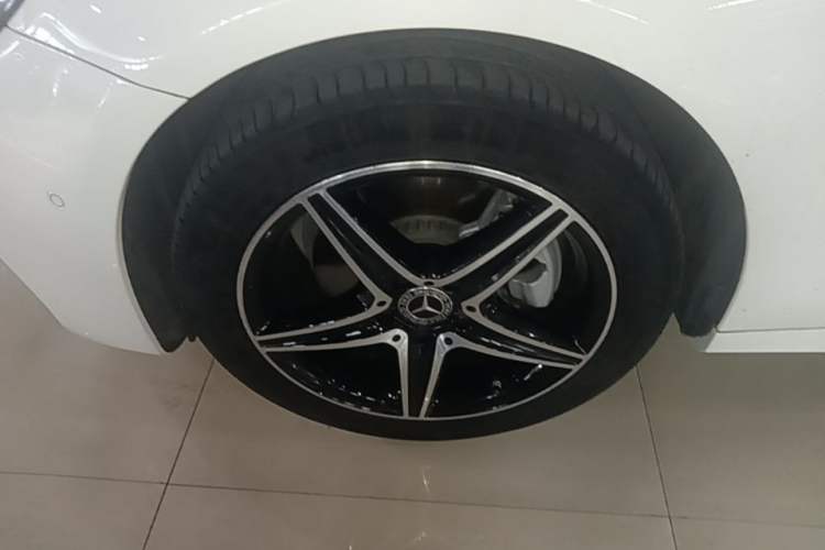 Used Mercedes-Benz E-Class 2020 E 260 Sport Edition Left Front Wheel Hub
