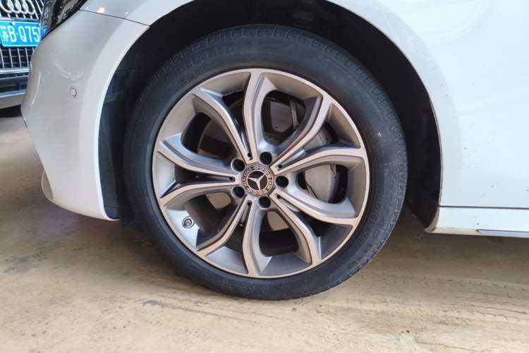 Used Mercedes-Benz E-Class 2020 E 300 L Sporty and Stylish Model Left Front Wheel Hub
