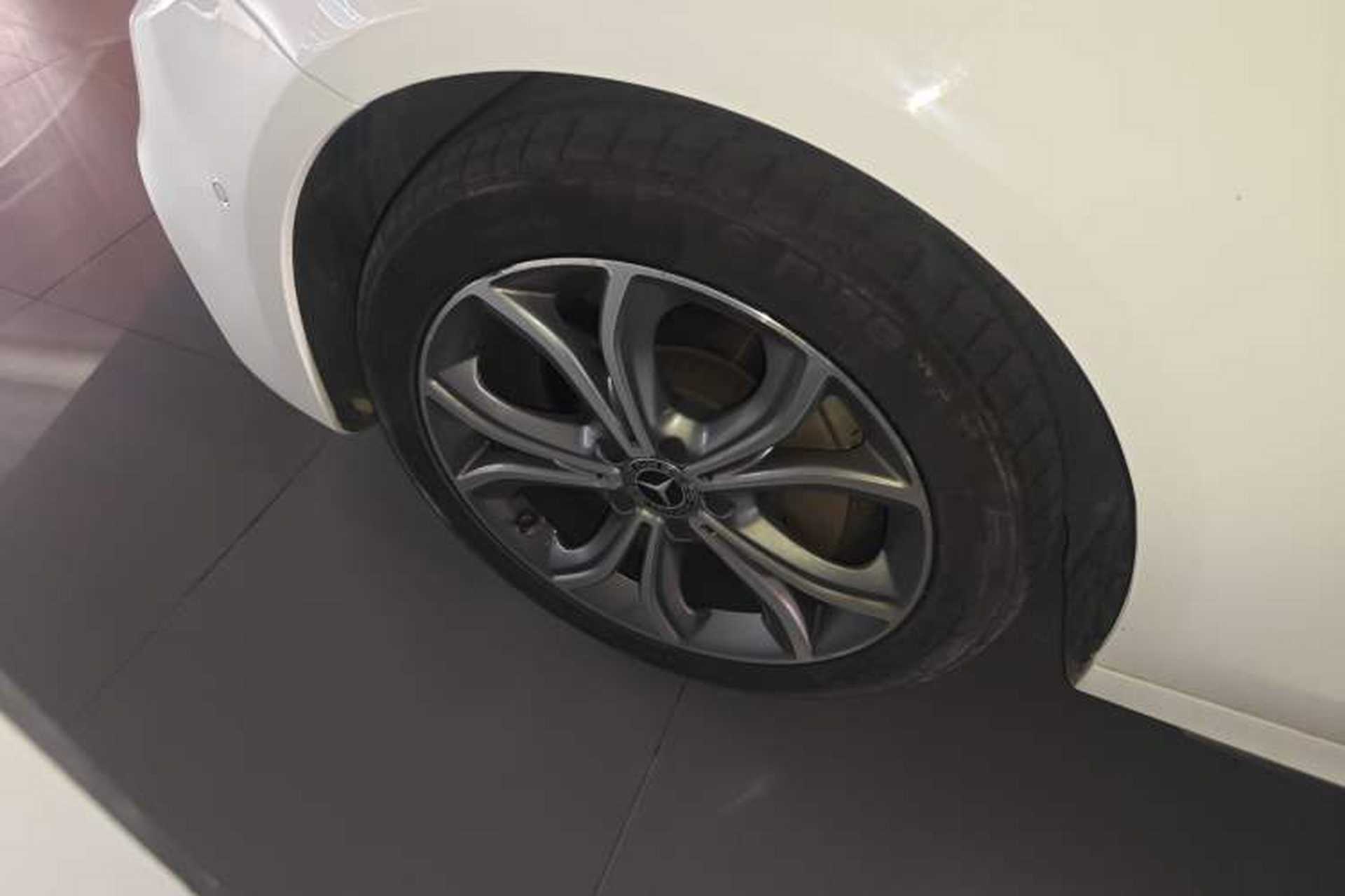 Used Mercedes-Benz E-Class 2020 Restyled E 300 L Sporty and Stylish Edition Left Front Wheel Hub