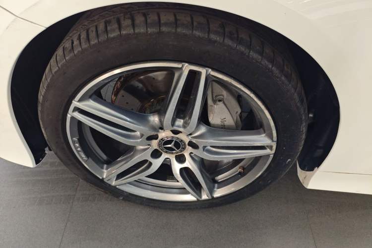 Used Mercedes-Benz E-Class 2020 E 260 4MATIC Coupe Left Front Wheel Hub