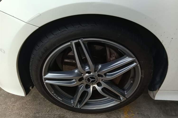 Used Mercedes-Benz E-Class 2020 E 260 Coupe Left Front Wheel Hub