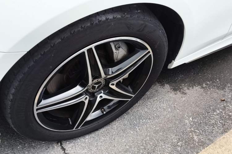 Used Mercedes-Benz E-Class 2020 Restyled E 300 L Sport Exclusive Edition Left Front Wheel Hub