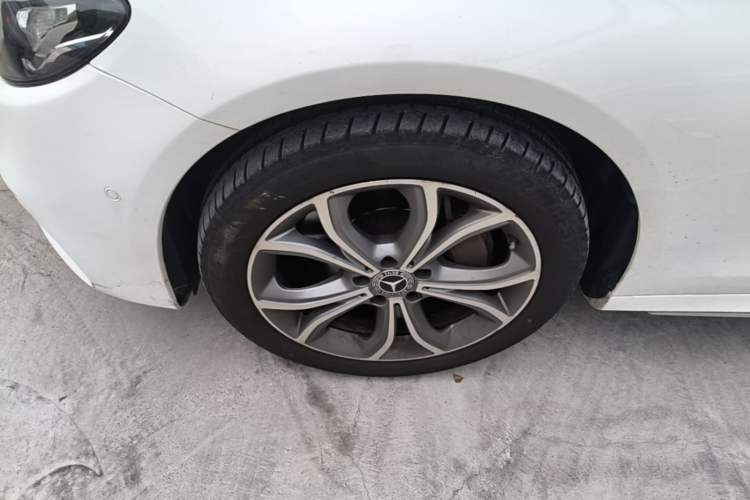 Used Mercedes-Benz E-Class 2020 Restyled E 300 L Sporty and Stylish Edition Left Front Wheel Hub