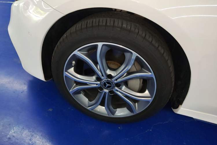 Used Mercedes-Benz E-Class 2020 Restyled E 300 L Sporty and Stylish Edition Left Front Wheel Hub