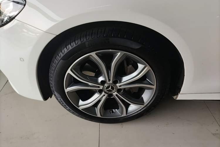Used Mercedes-Benz E-Class 2020 Restyled E 300 L Sporty and Stylish Edition Left Front Wheel Hub