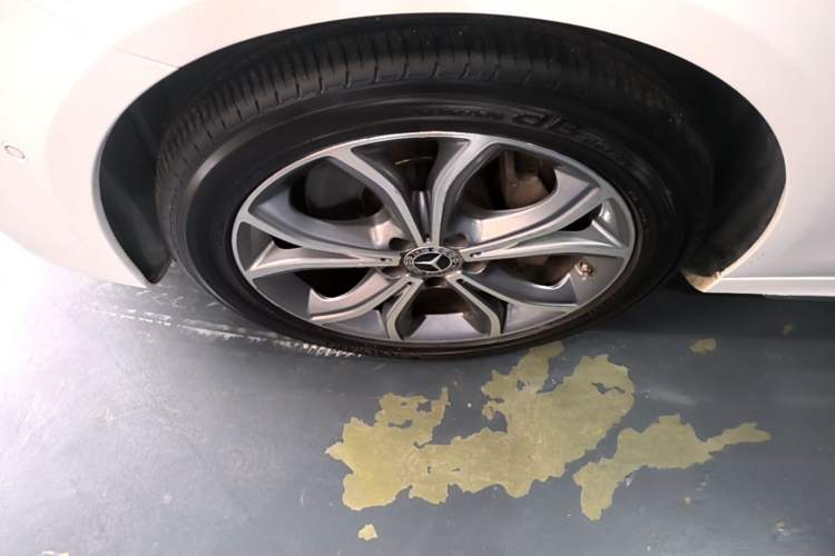 Used Mercedes-Benz E-Class 2020 Restyled E 300 L Sporty and Stylish Edition Left Front Wheel Hub