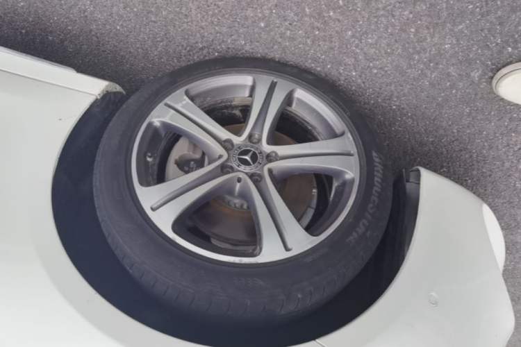 Used Mercedes-Benz E-Class 2020 Facelift E 260 L Sport Edition Left Front Wheel Hub