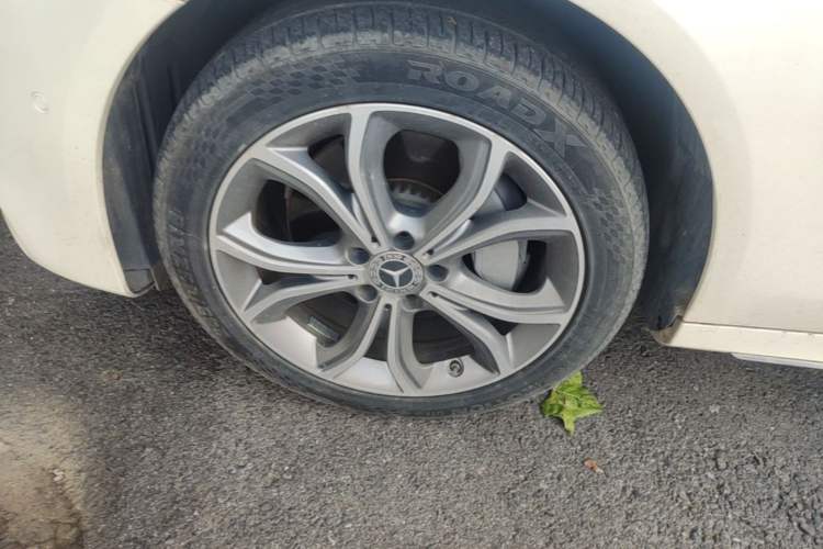 Used Mercedes-Benz E-Class 2020 E 300 L Sport Luxury Edition Left Front Wheel Hub