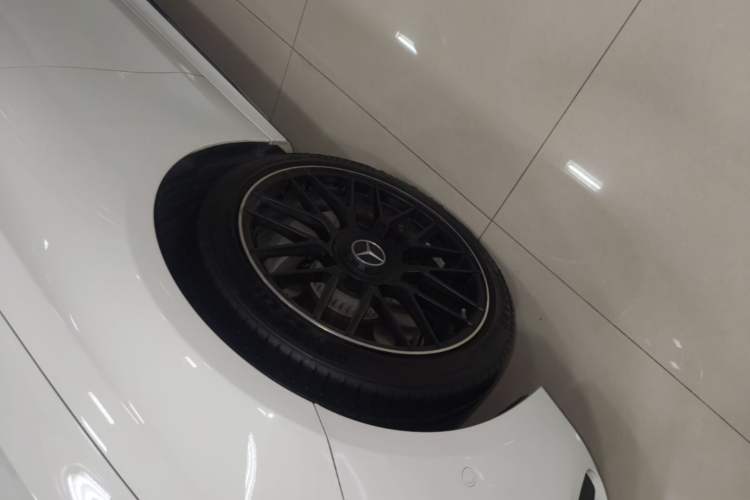 Used Mercedes-Benz E-Class 2020 E 300 L Sporty and Stylish Model Left Front Wheel Hub