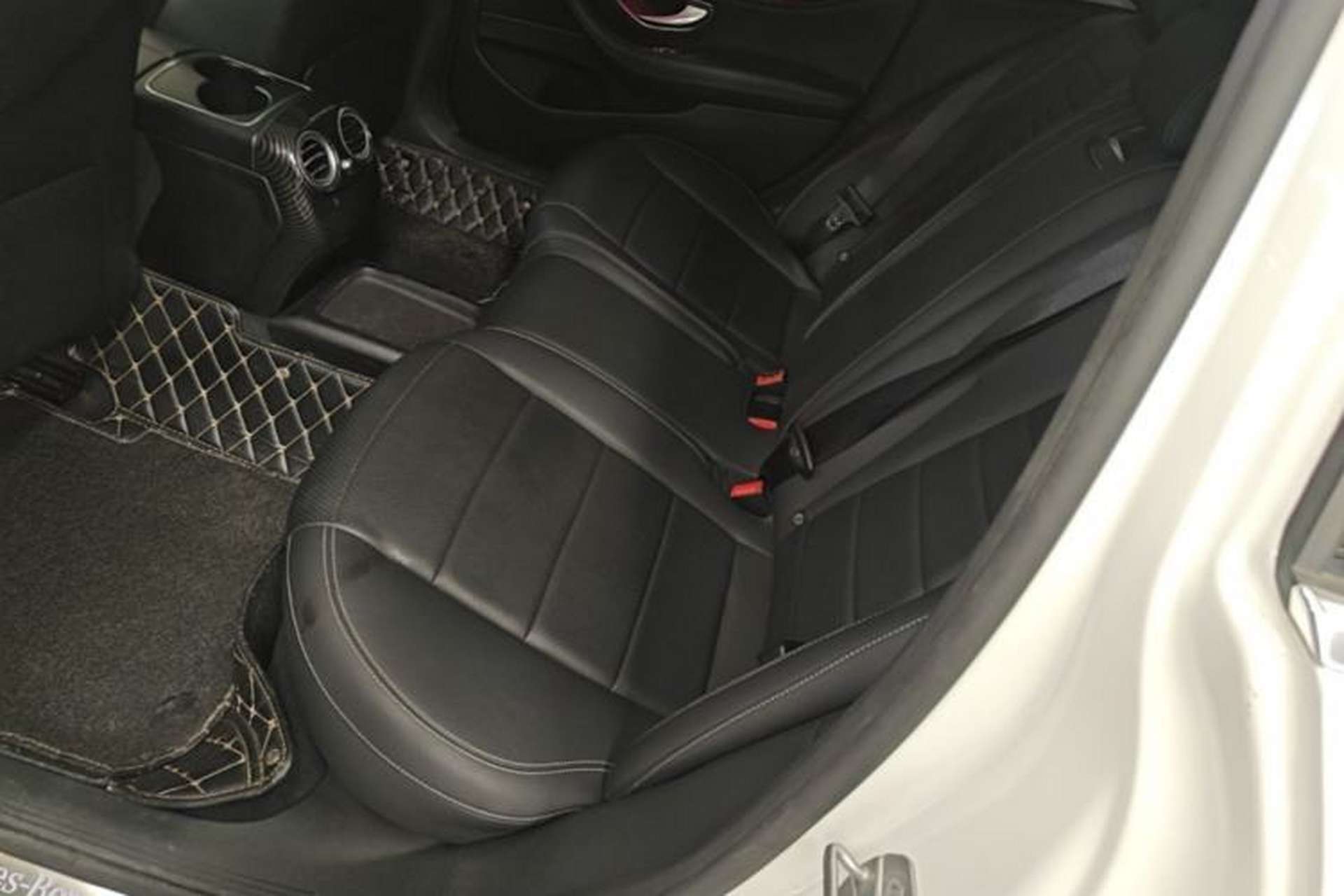 Used Mercedes-Benz E-Class 2020 E 300 L Sporty and Stylish Model Left Rear Seat