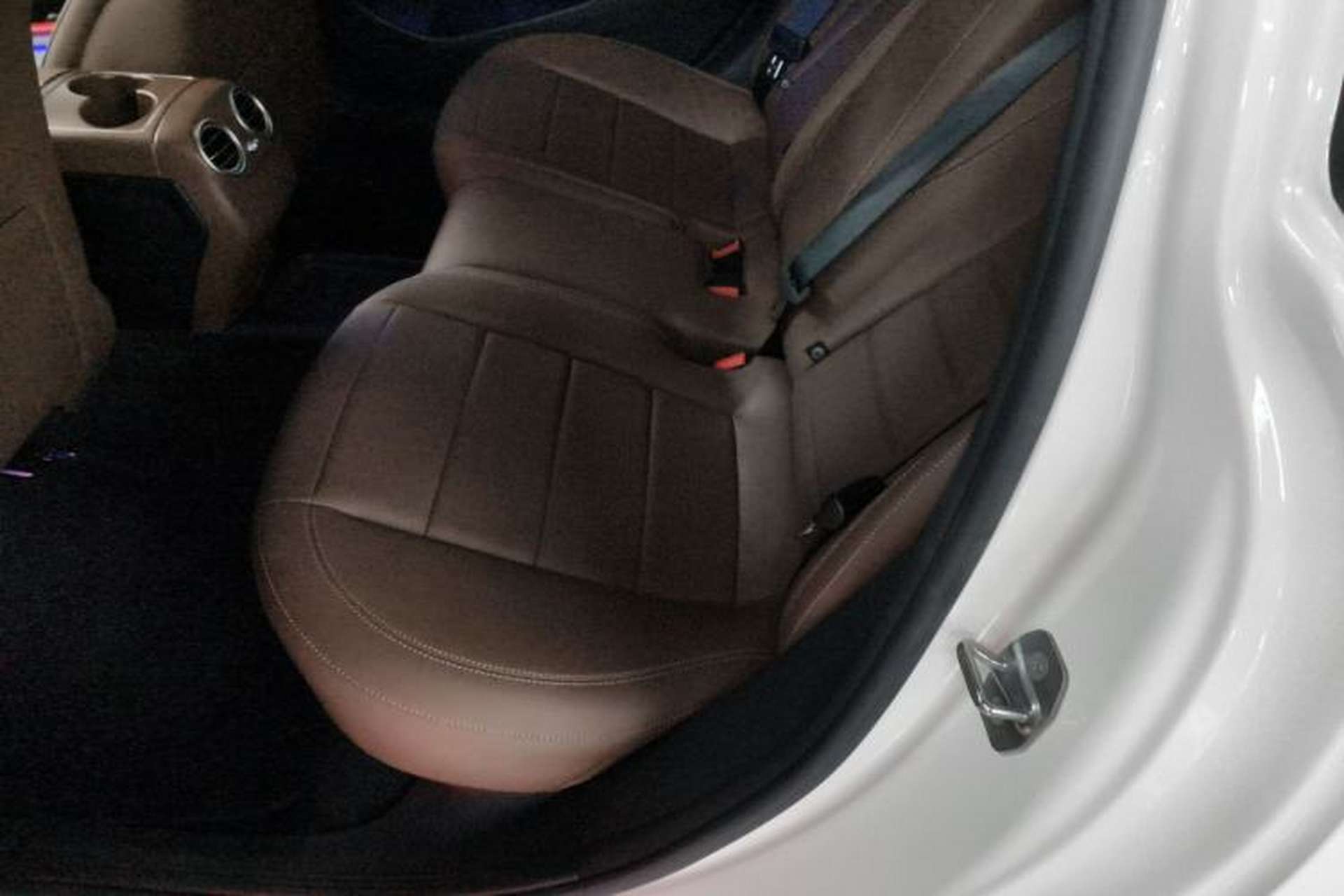Used Mercedes-Benz E-Class 2020 E 300 L Sport Luxury Edition Left Rear Seat