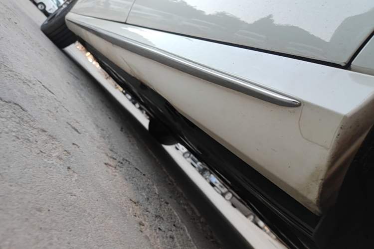 Used Mercedes-Benz E-Class 2020 Restyled E 300 L Sport Exclusive Edition Left Side Sill