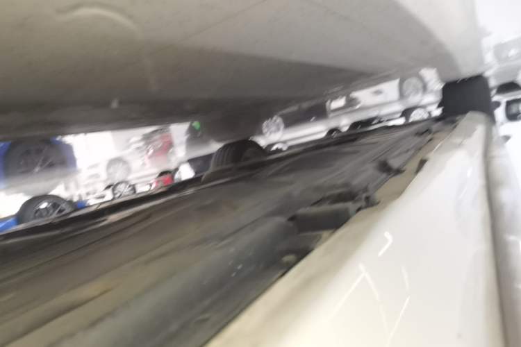 Used Mercedes-Benz E-Class 2020 Restyled E 300 L Sporty and Stylish Edition Left Side Sill