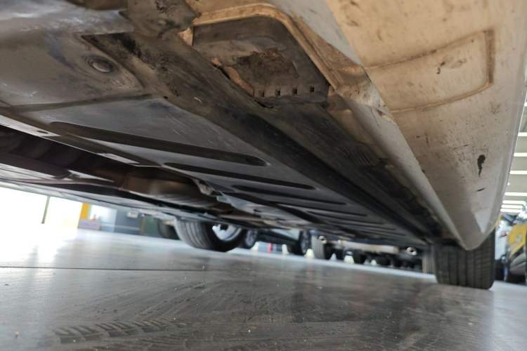 Used Mercedes-Benz E-Class 2020 E 260 4MATIC Coupe Left Side Sill