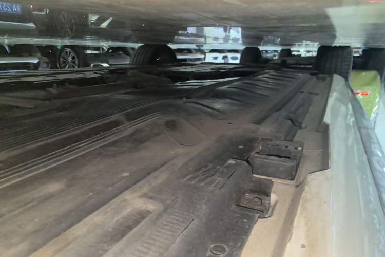 Used Mercedes-Benz E-Class 2020 Facelift E 260 L Sport Edition Left Side Sill
